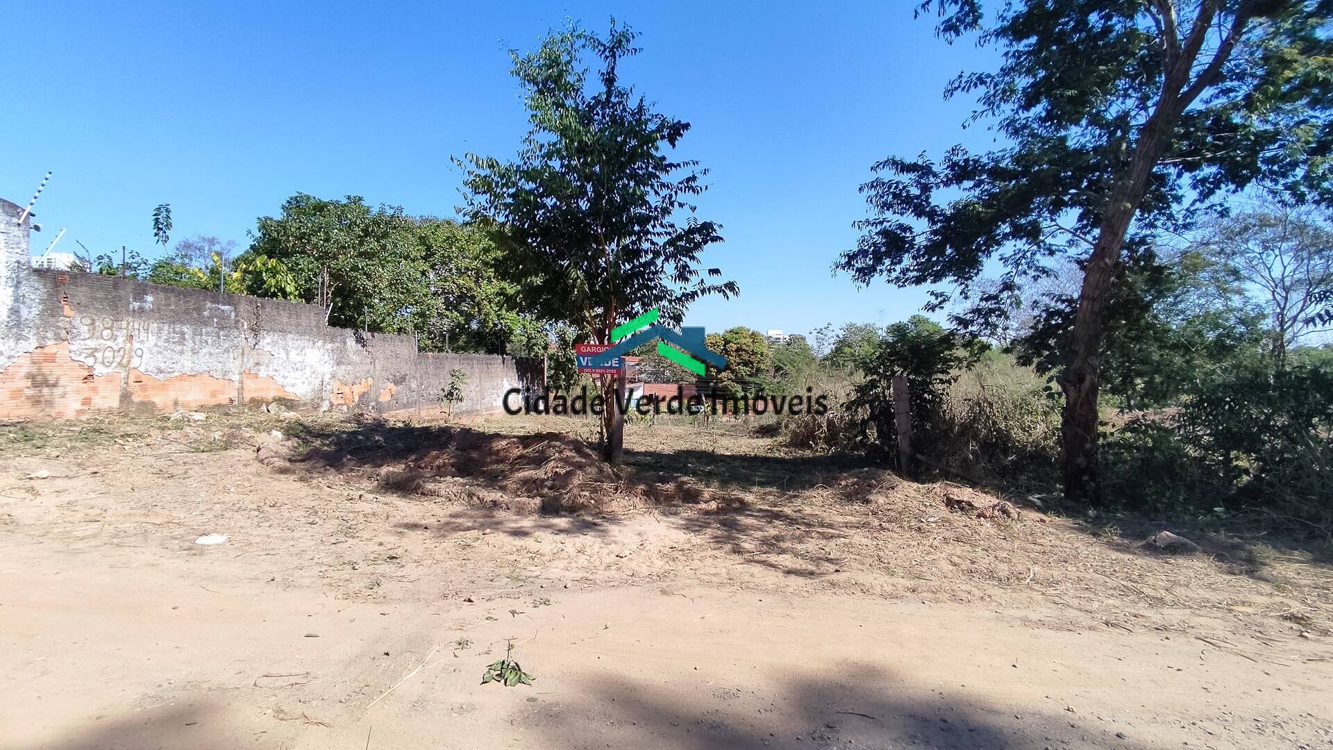 Imagem Terreno à Venda, 450 m²em Jardim Mariana - Cuiabá Imagem Terreno à Venda, 450 m²em Jardim Mariana - Cuiabá