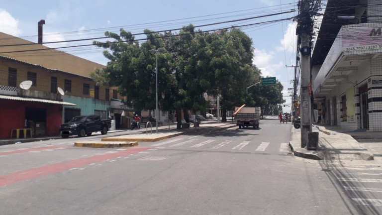 Imagem Ponto Comercial para Alugar, 450 m² em Quintino Cunha - Fortaleza