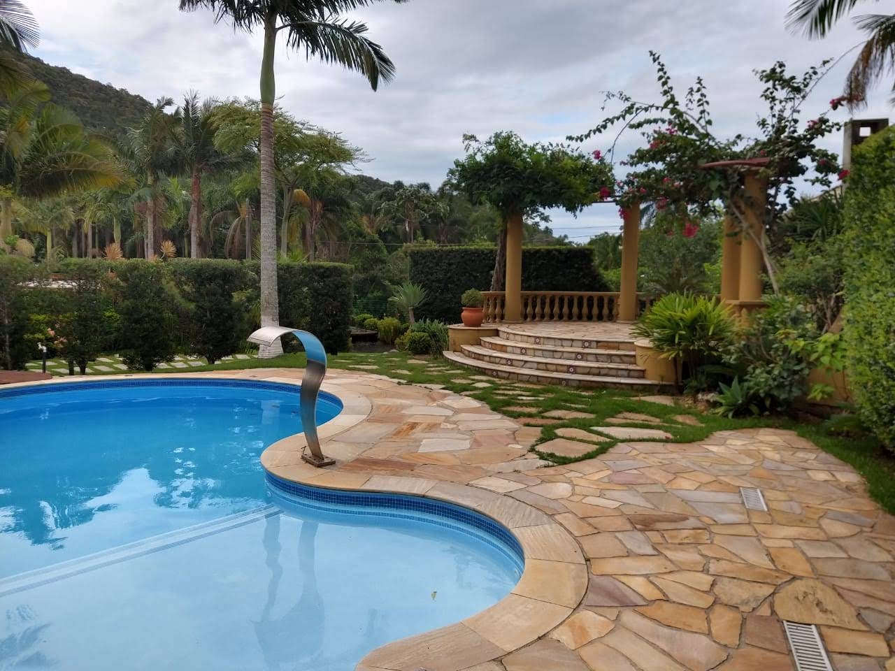 Imagem Casa com 4 Quartos à Venda, 351 m²em Praia das Taquaras - Balneário Camboriú