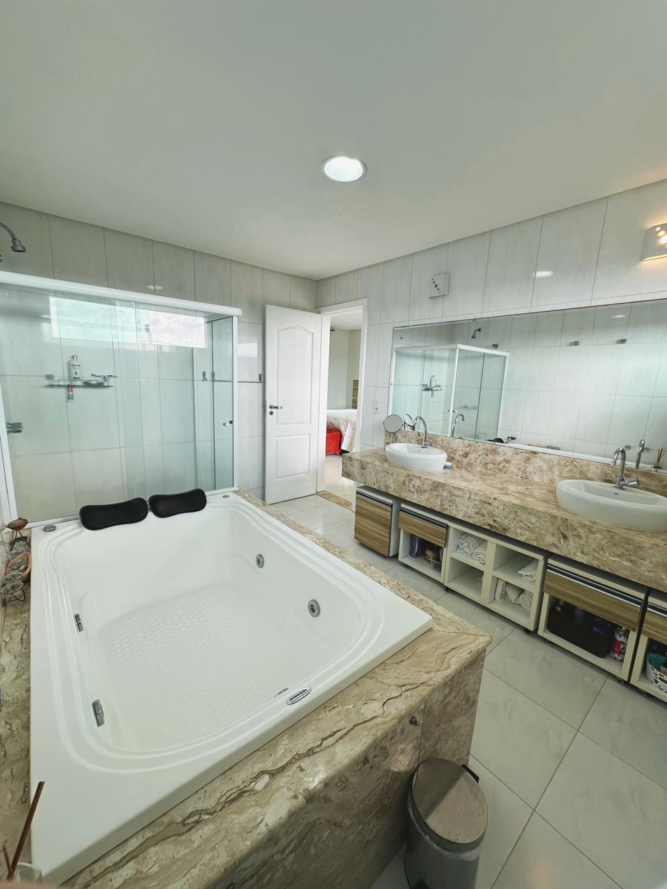 Imagem Casa de Condomínio com 4 Quartos à Venda, 350 m²em Alphaville (Abrantes) - Camaçari