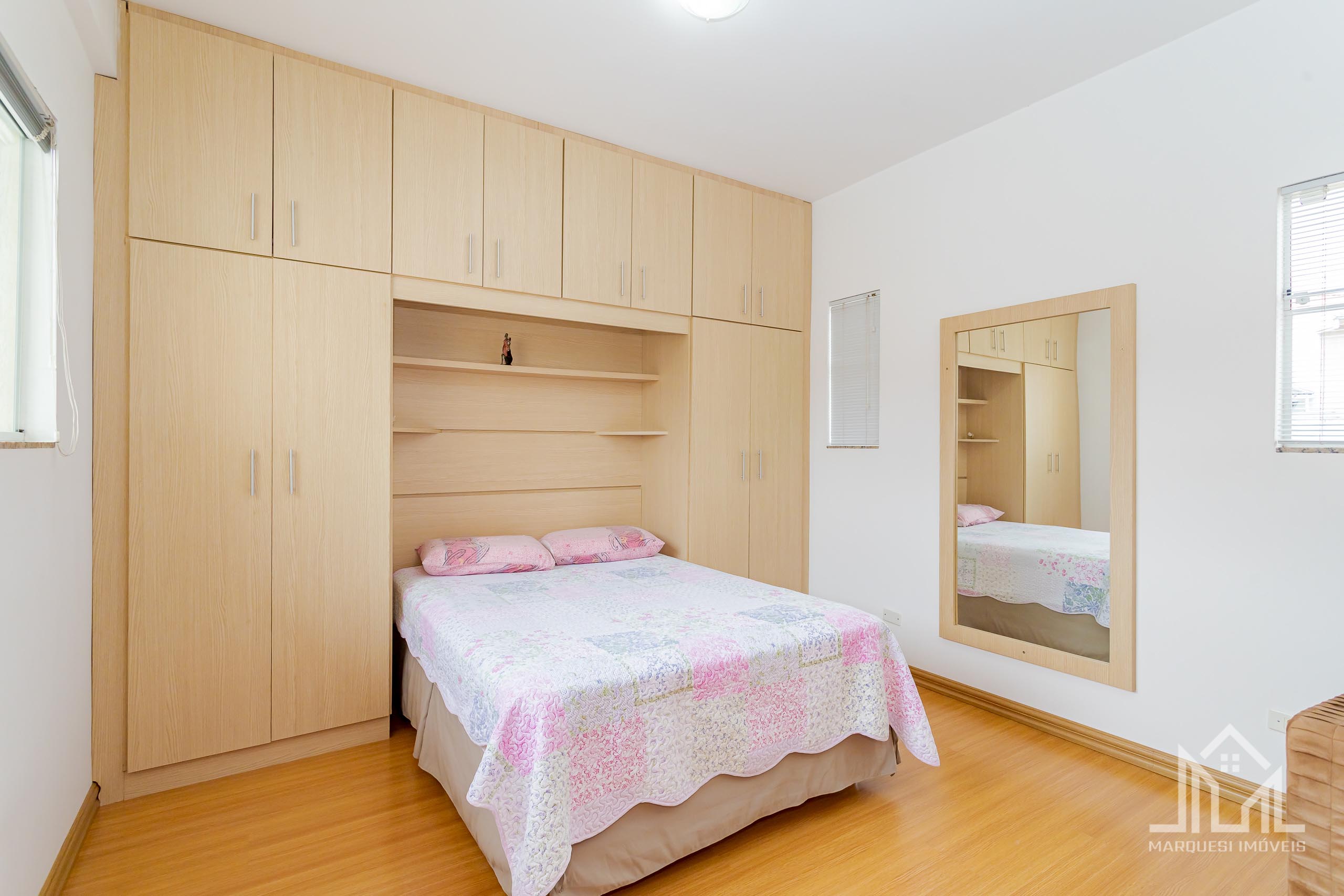 Imagem Casa com 3 Quartos à Venda, 241 m²em Guabirotuba - Curitiba