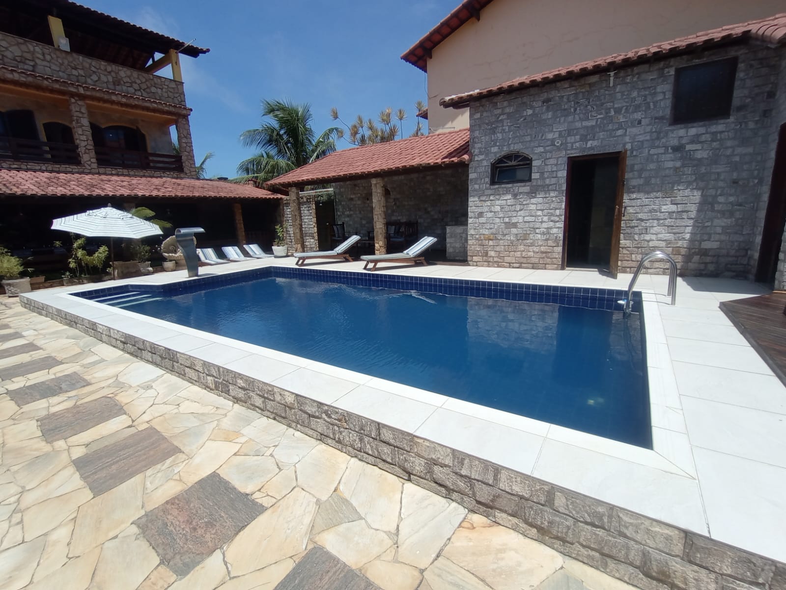 Imagem Casa com 4 Quartos à Venda, 402 m² em Jardim Atlântico Central (Itaipuaçu) - Maricá