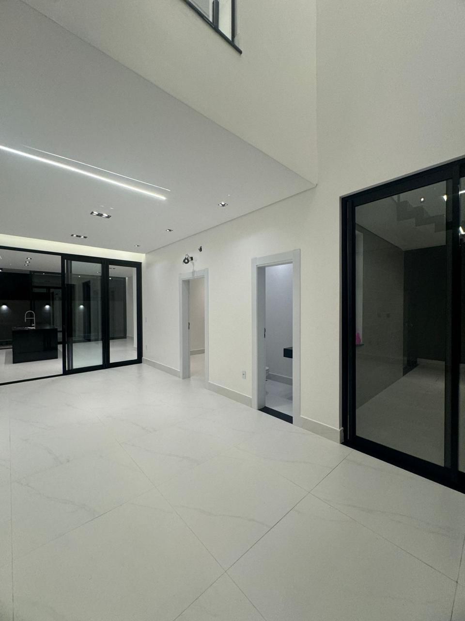 Imagem Casa de Condomínio com 4 Quartos à Venda, 271 m² em Ponta Negra - Manaus