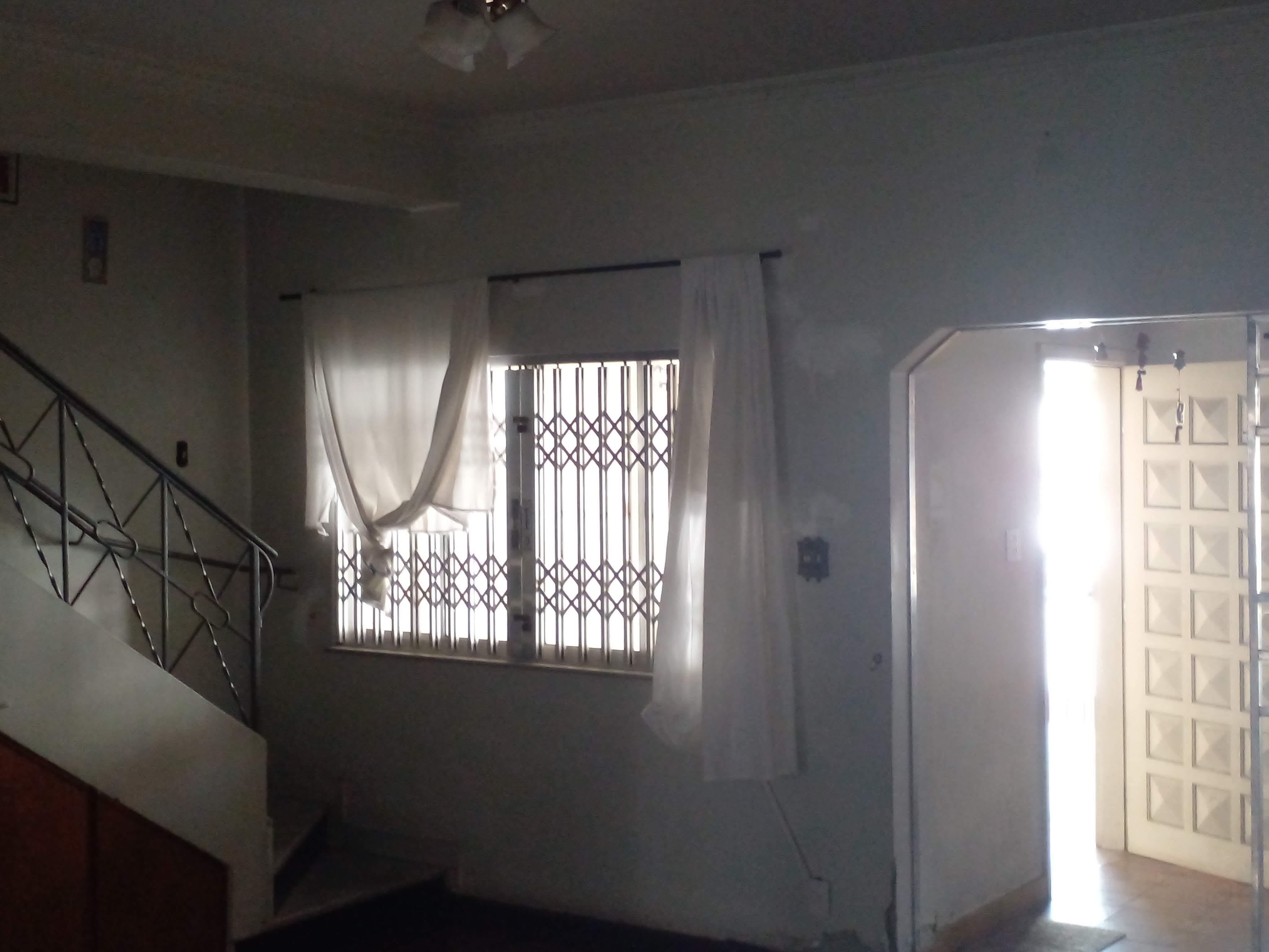 Sobrado com 3 Quartos à Venda, 254 m²em Centro - Mogi das Cruzes