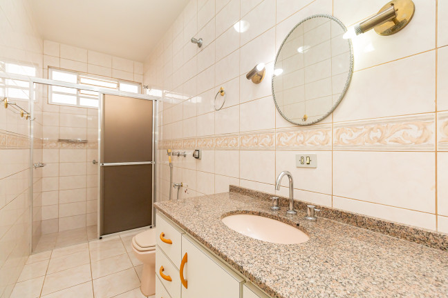 Imagem Casa com 3 Quartos à Venda, 182 m² em Bacacheri - Curitiba Imagem Casa com 3 Quartos à Venda, 182 m² em Bacacheri - Curitiba