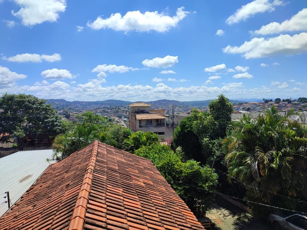 Imagem Casa com 4 Quartos à Venda, 200 m² em São Benedito - Santa Luzia