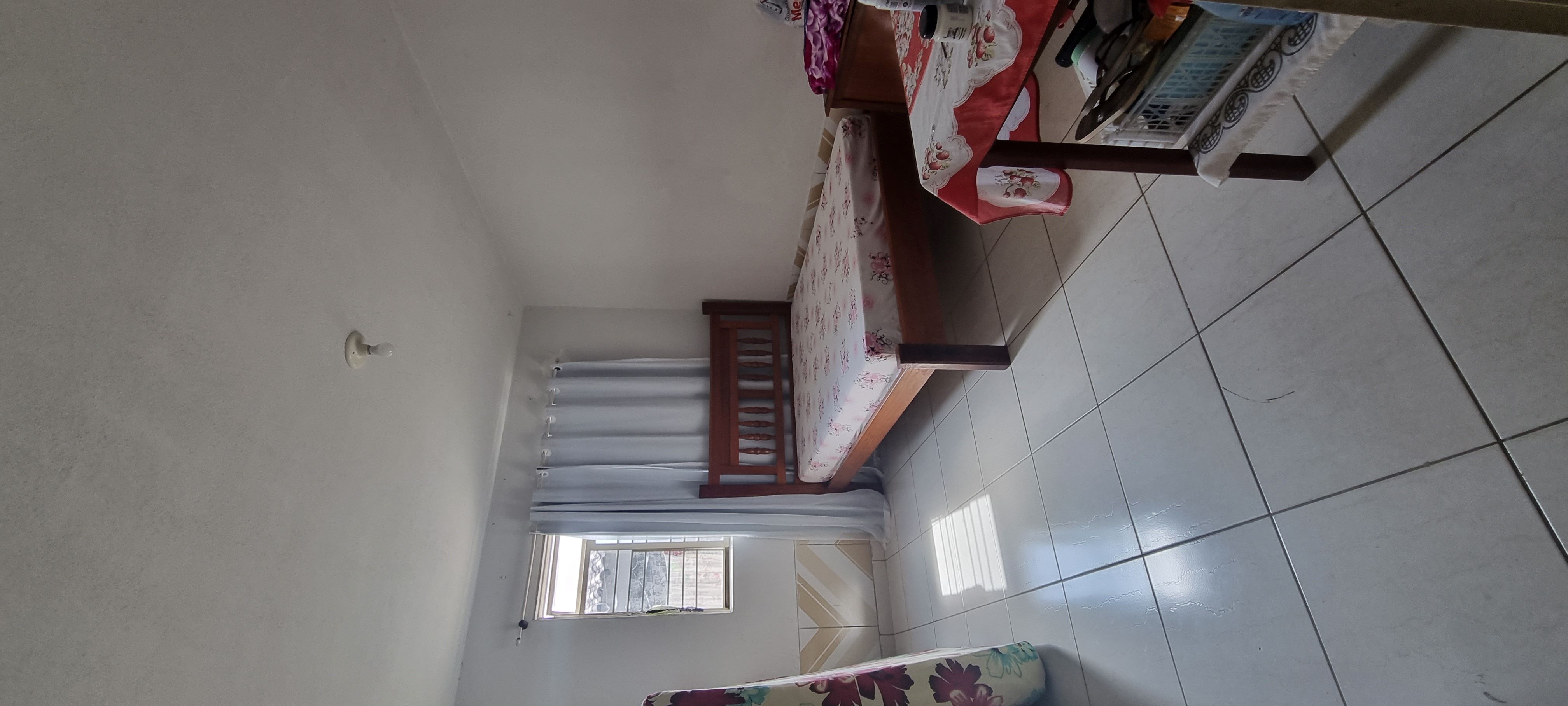 Imagem Casa com 2 Quartos à Venda, 130 m²em Jardim Guanabara III - Goiânia