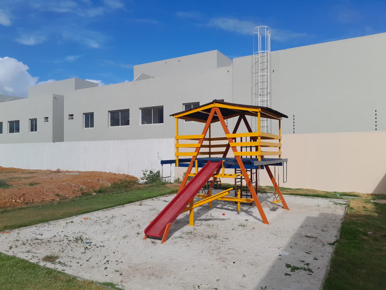 Imagem Terreno à Venda, 155 m²em Buraquinho - Lauro de Freitas Imagem Terreno à Venda, 155 m²em Buraquinho - Lauro de Freitas
