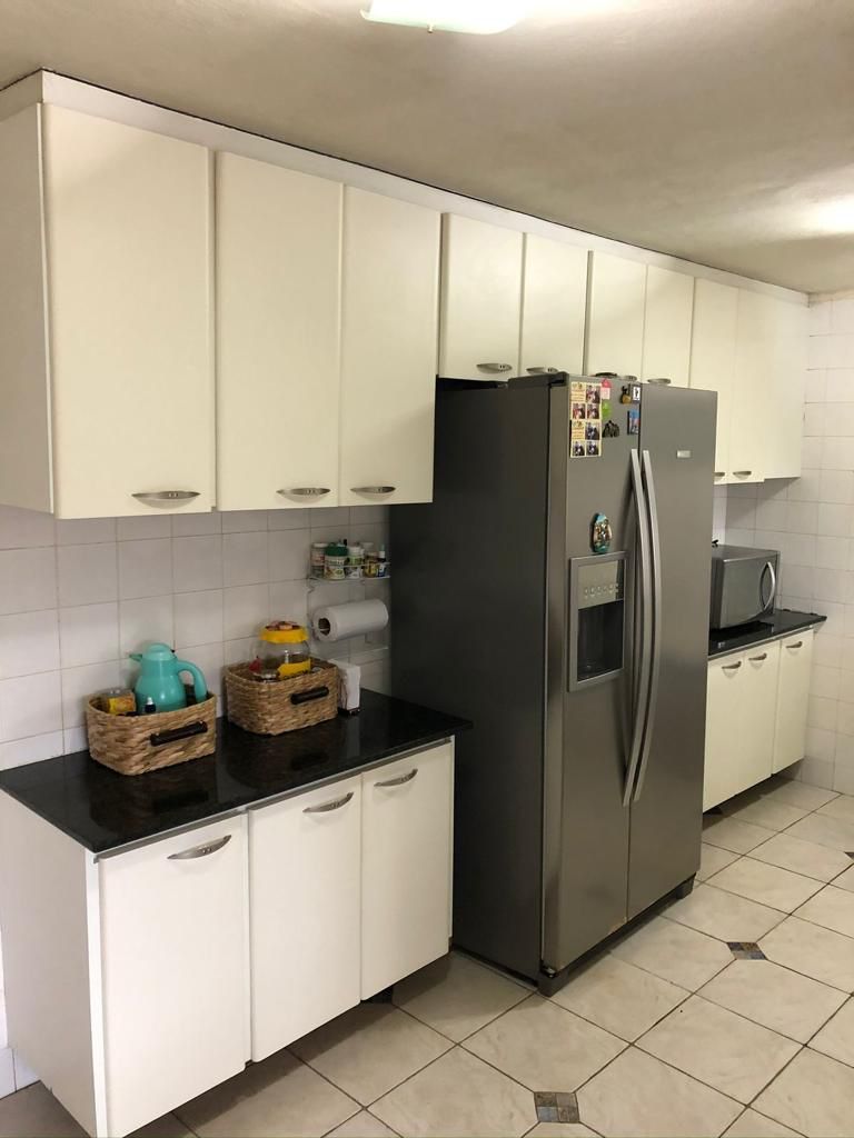 Imagem Casa de Condomínio com 3 Quartos à Venda, 333 m²em Eldorado - Diadema