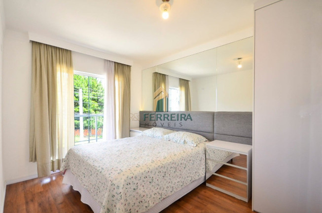 Imagem Sobrado com 3 Quartos à Venda,  em Santa Cândida - Curitiba