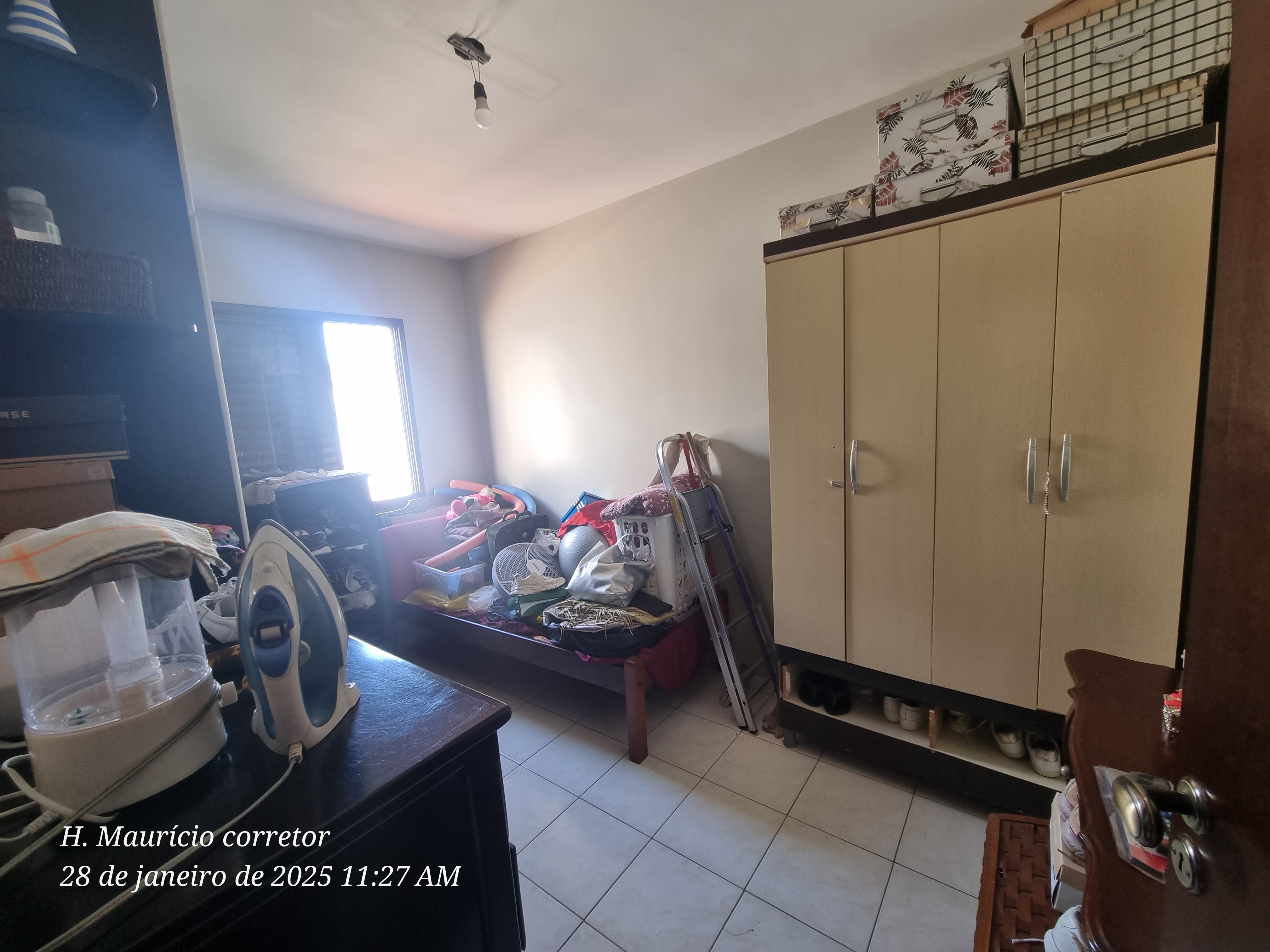 Imagem Sobrado com 4 Quartos à Venda, 143 m² em Setor Jaó - Goiânia