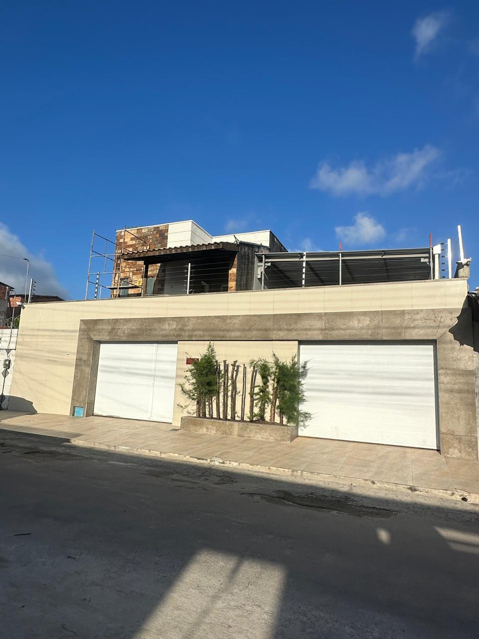 Casa com 3 Quartos à Venda, 220 m² em Engenheiro Luciano Cavalcante - Fortaleza