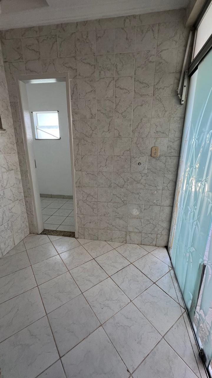 Imagem Casa de Condomínio com 3 Quartos para Alugar, 200 m²em Buraquinho - Lauro de Freitas
