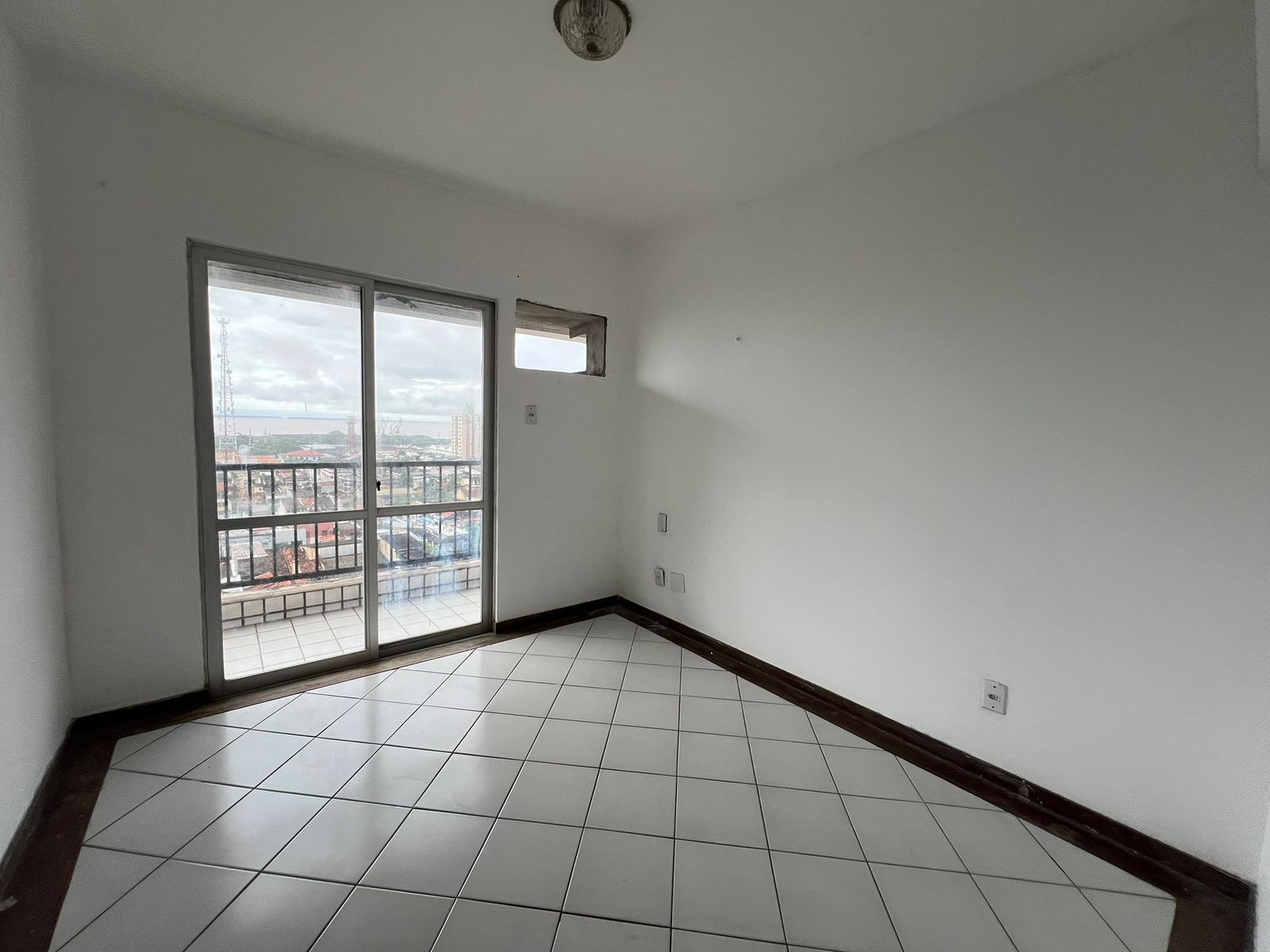 Imagem Apartamento com 3 Quartos à Venda, 146 m²em Reduto - Belém