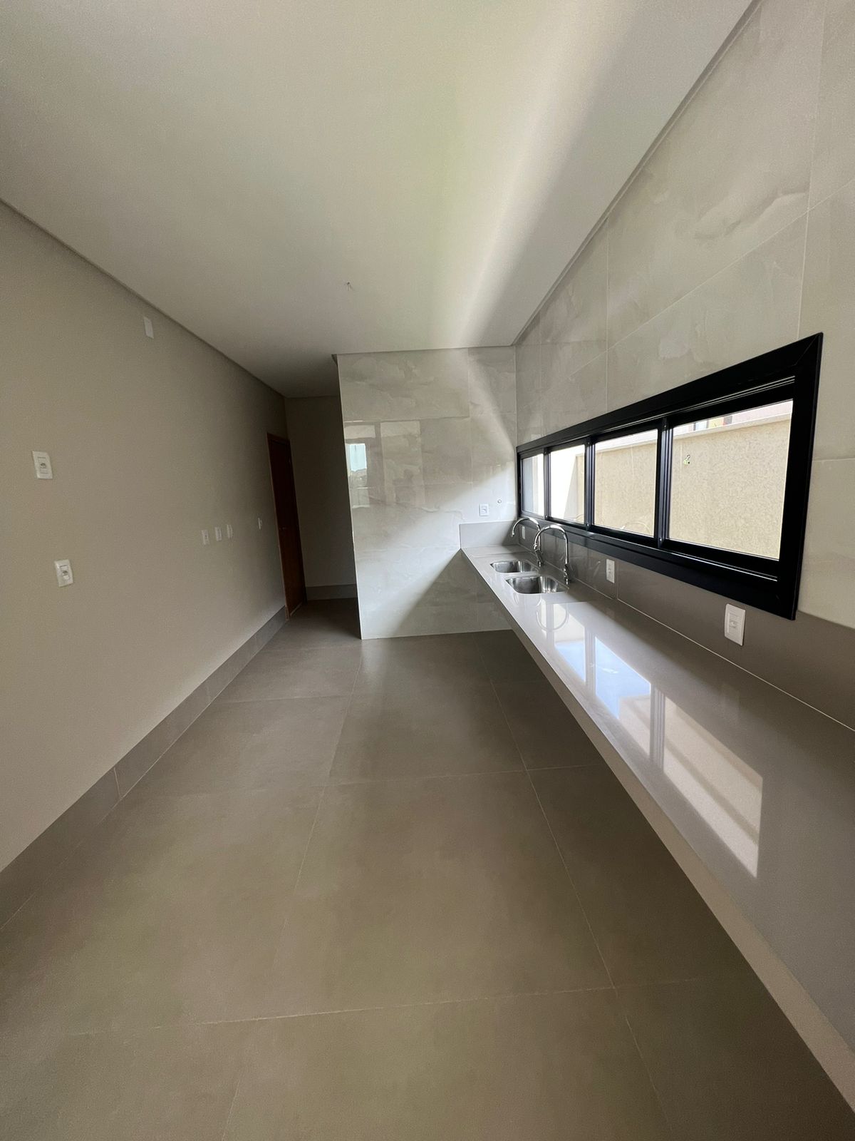 Imagem Casa de Condomínio com 4 Quartos à Venda, 253 m²em Residencial Goiânia Golfe Clube - Goiânia