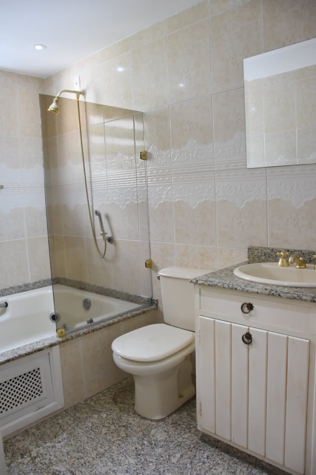 Imagem Apartamento com 3 Quartos à Venda, 130 m²em Centro - Petrópolis Imagem Apartamento com 3 Quartos à Venda, 130 m²em Centro - Petrópolis