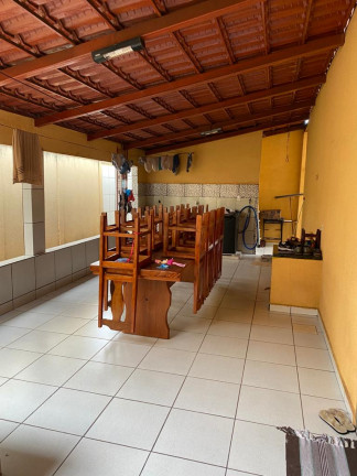 Imagem Casa com 3 Quartos à Venda, 210 m² em Parque Flamboyant - Goiânia Imagem Casa com 3 Quartos à Venda, 210 m² em Parque Flamboyant - Goiânia