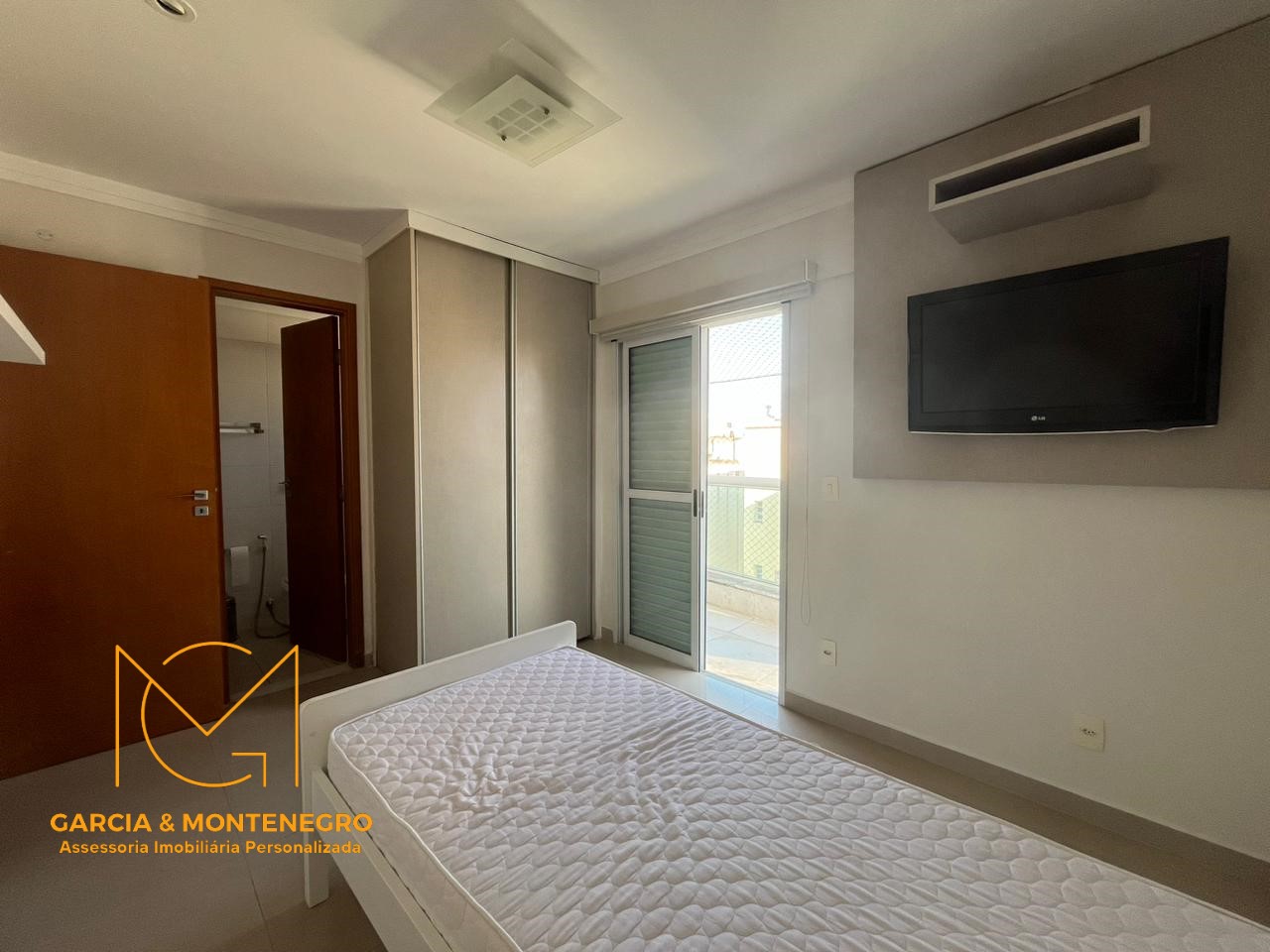 Imagem Apartamento com 3 Quartos para Alugar, 200 m²em Gonzaga - Santos