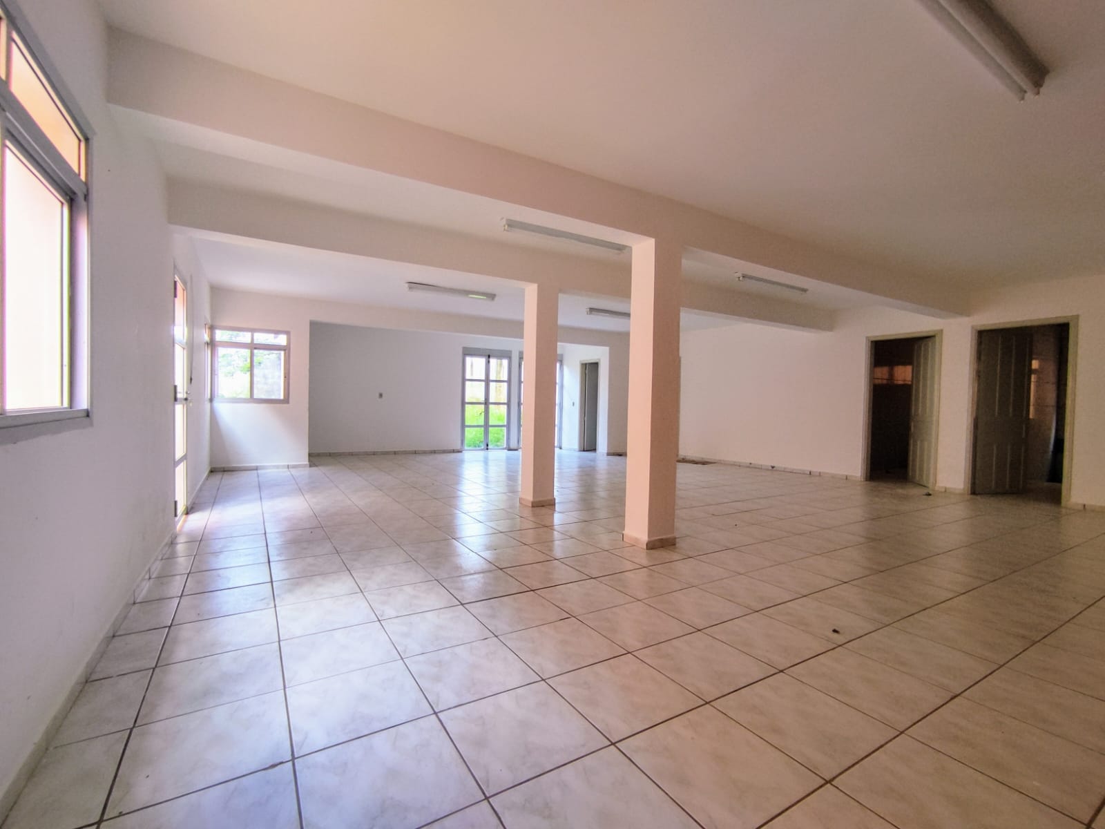 Imagem Casa com 4 Quartos à Venda, 490 m²em Jardim das Samambaias - Jundiaí