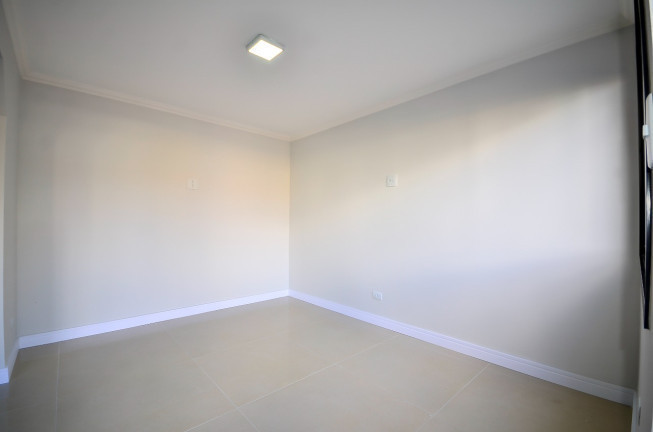 Imagem Sobrado com 3 Quartos à Venda,  em Cajuru - Curitiba