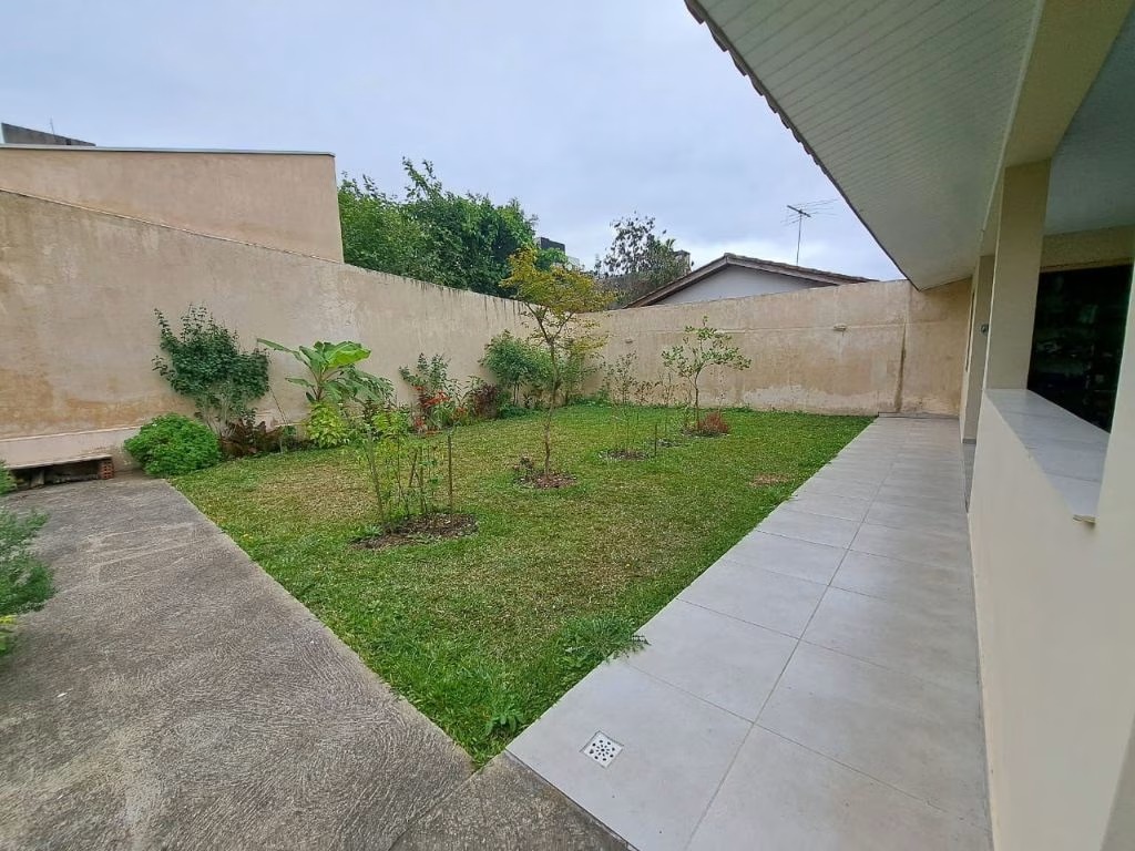 Imagem Casa com 3 Quartos à Venda, 109 m² em Novo Mundo - Curitiba Imagem Casa com 3 Quartos à Venda, 109 m² em Novo Mundo - Curitiba