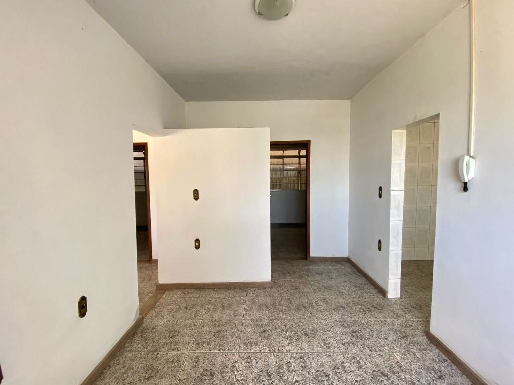 Imagem Casa com 2 Quartos à Venda, 110 m² em Planalto - Belo Horizonte