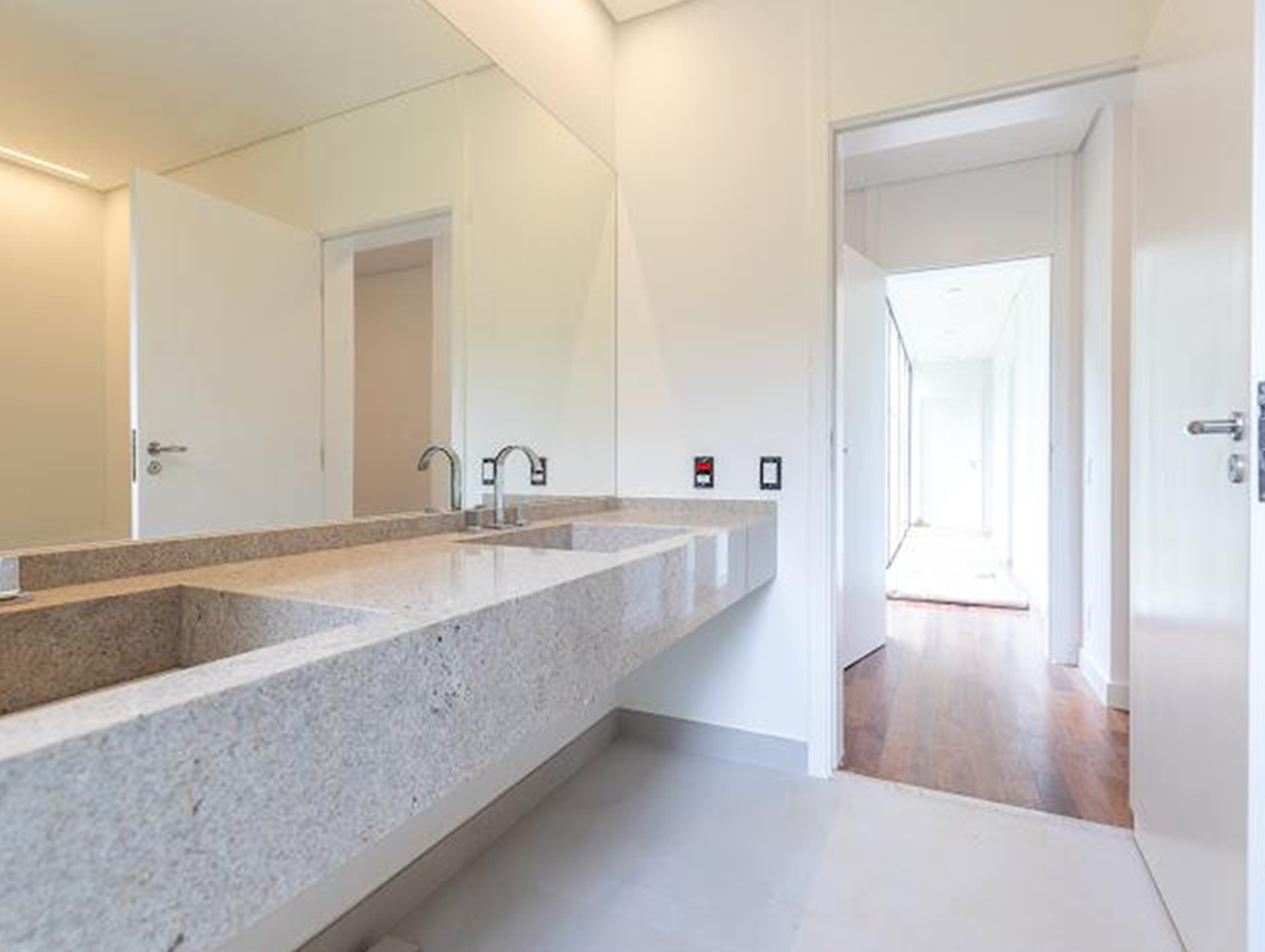 Imagem Casa de Condomínio com 5 Quartos à Venda, 734 m² em Jardim dos Estados - São Paulo