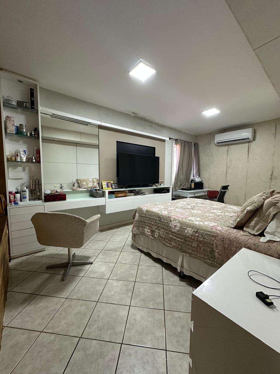 Imagem Casa com 3 Quartos à Venda, 220 m² em Engenheiro Luciano Cavalcante - Fortaleza