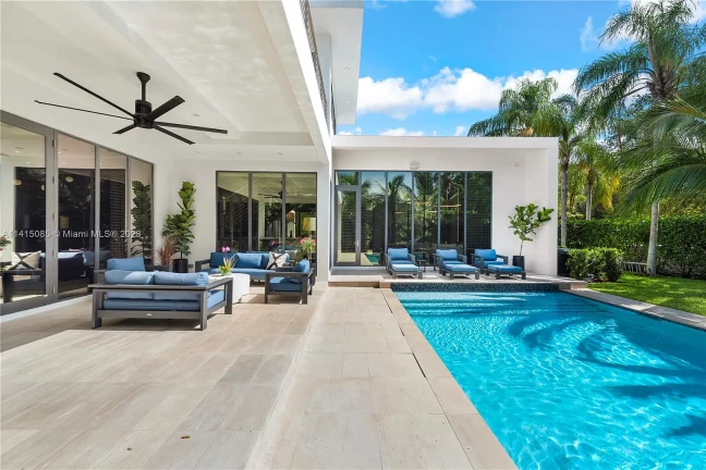 Imagem Casa com 5 Quartos à Venda, 387 m²em Alphaville Residencial Um - Barueri