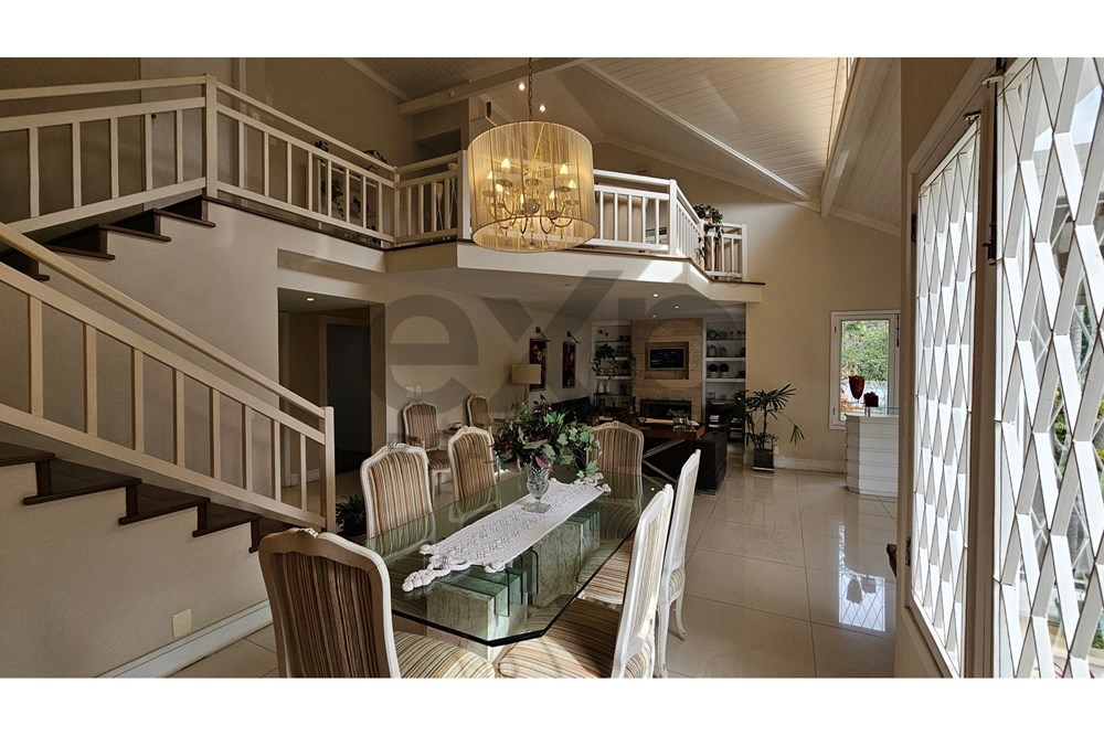 Imagem Casa de Condomínio com 4 Quartos à Venda, 285 m² em Itaipava - Petrópolis