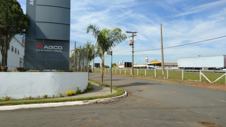 Imagem Galpão para Alugar, 4 m² em Vila Belmiro - Pirassununga Imagem Galpão para Alugar, 4 m² em Vila Belmiro - Pirassununga