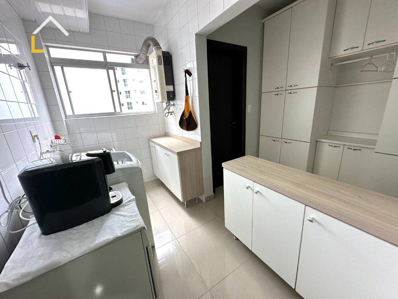 Imagem Apartamento com 3 Quartos à Venda, 129 m²em CENTRO - Joinville Imagem Apartamento com 3 Quartos à Venda, 129 m²em CENTRO - Joinville