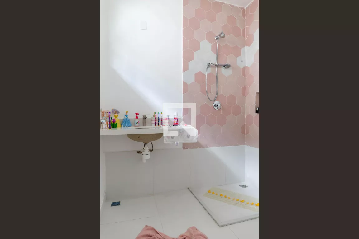 Imagem Casa com 4 Quartos à Venda, 257 m²em Vila Gumercindo - São Paulo