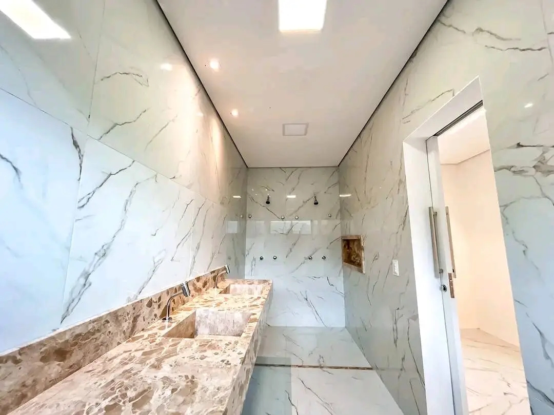 Imagem Casa de Condomínio com 5 Quartos à Venda, 252 m²em Alphaville  - Eusébio