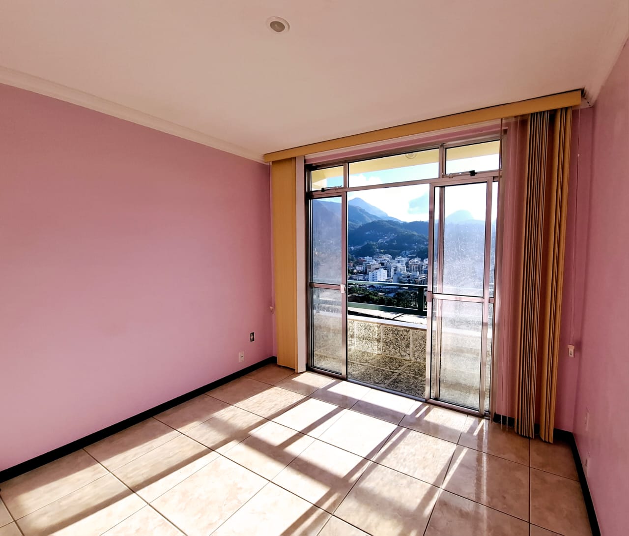 Imagem Apartamento com 3 Quartos à Venda, 92 m²em Fazendinha - Teresópolis Imagem Apartamento com 3 Quartos à Venda, 92 m²em Fazendinha - Teresópolis
