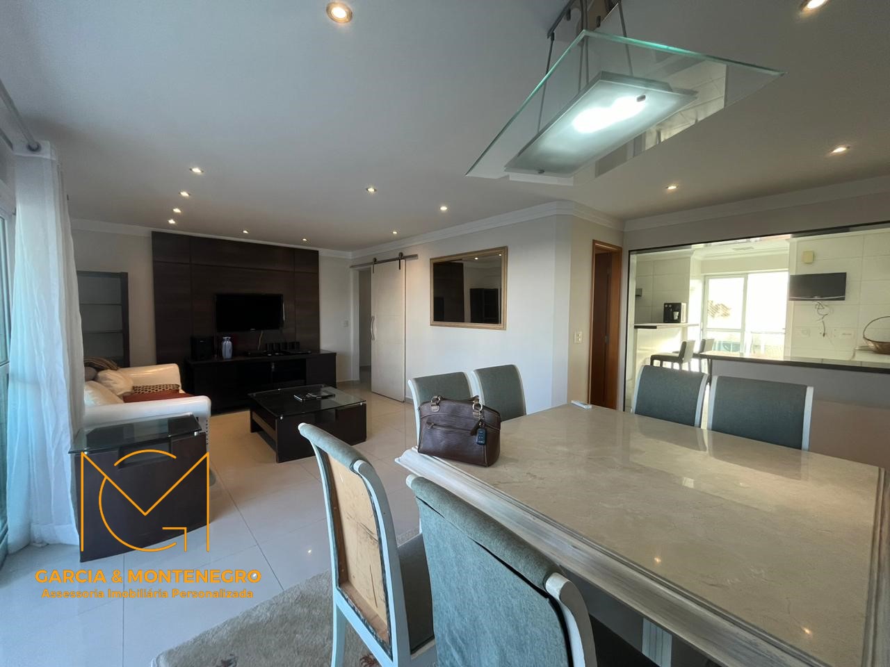 Imagem Apartamento com 3 Quartos para Alugar, 200 m²em Gonzaga - Santos