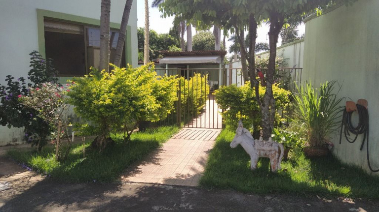 Imagem Casa de Condomínio com 4 Quartos à Venda, 135 m² em Setor Jaó - Goiânia