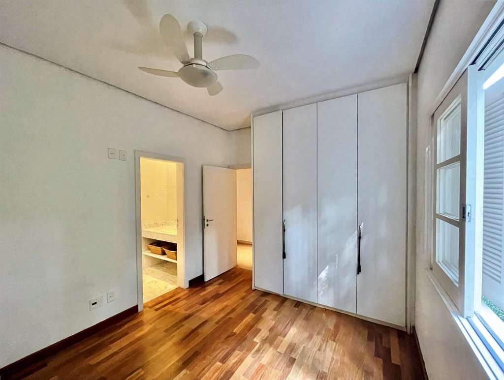 Imagem Casa com 6 Quartos à Venda ou Locação, 721 m²em Palos Verdes - Carapicuíba