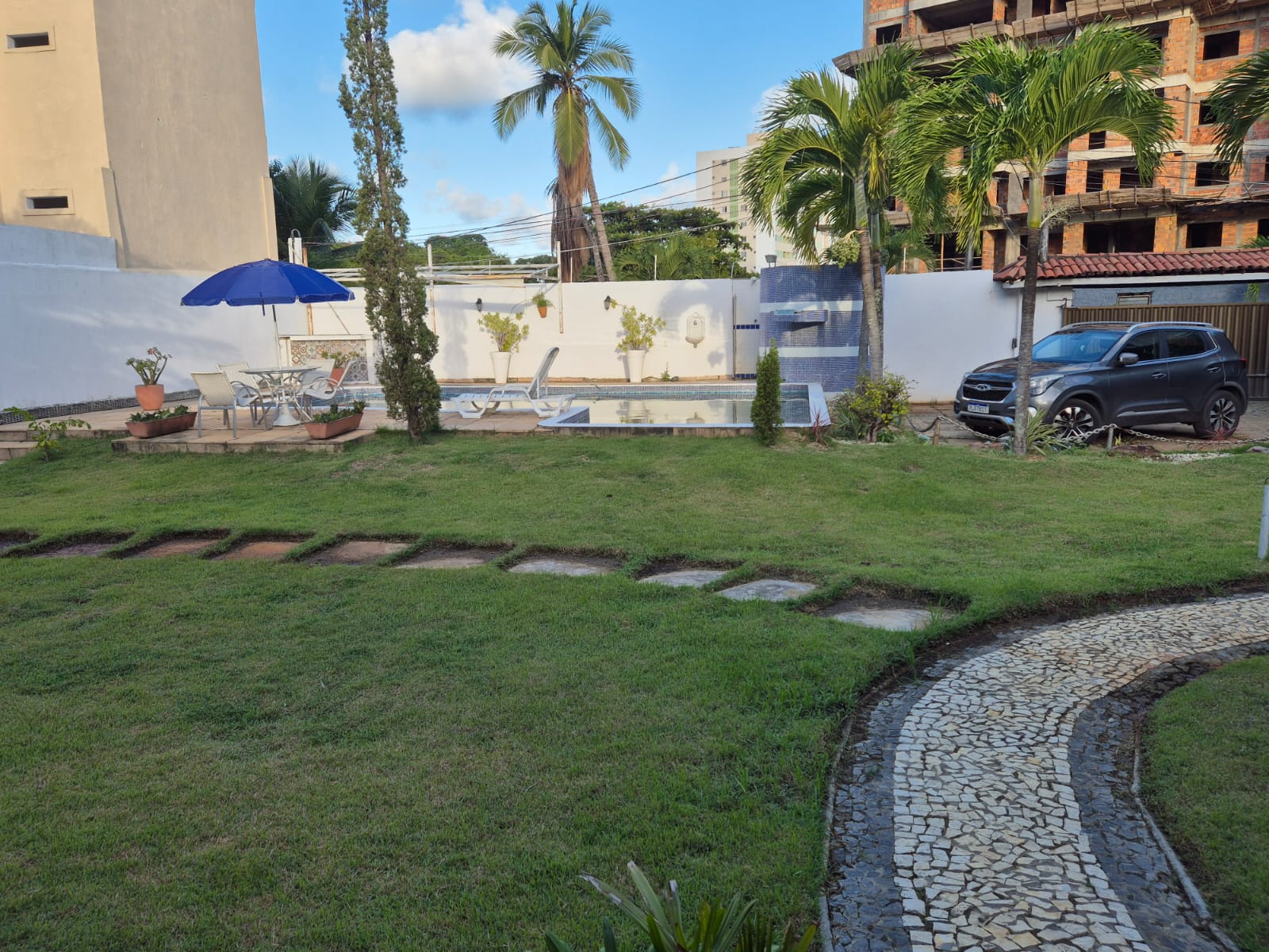 Imagem Casa com 4 Quartos à Venda, 600 m²em Centro - Lauro de Freitas Imagem Casa com 4 Quartos à Venda, 600 m²em Centro - Lauro de Freitas