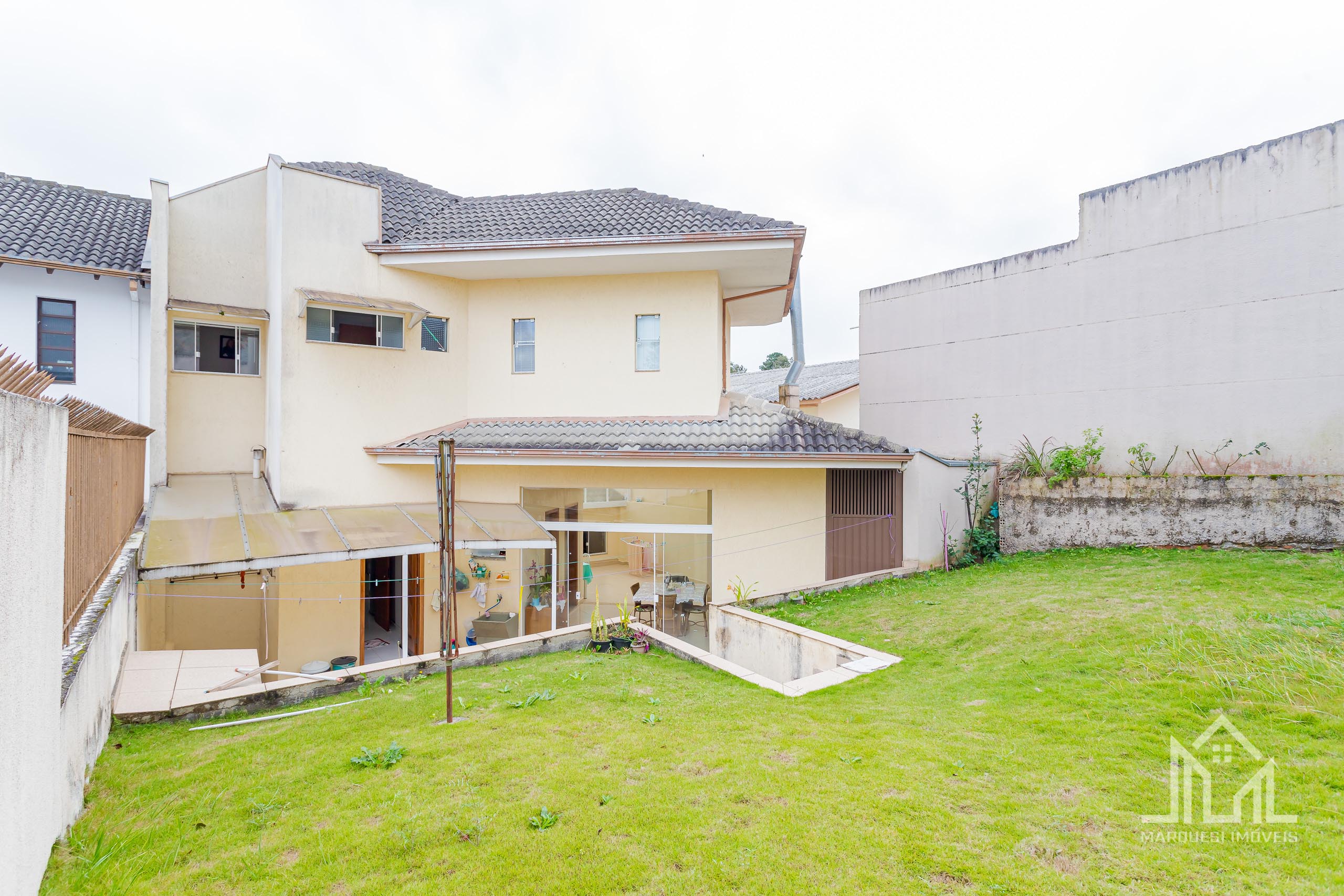 Imagem Casa com 3 Quartos à Venda, 241 m²em Guabirotuba - Curitiba