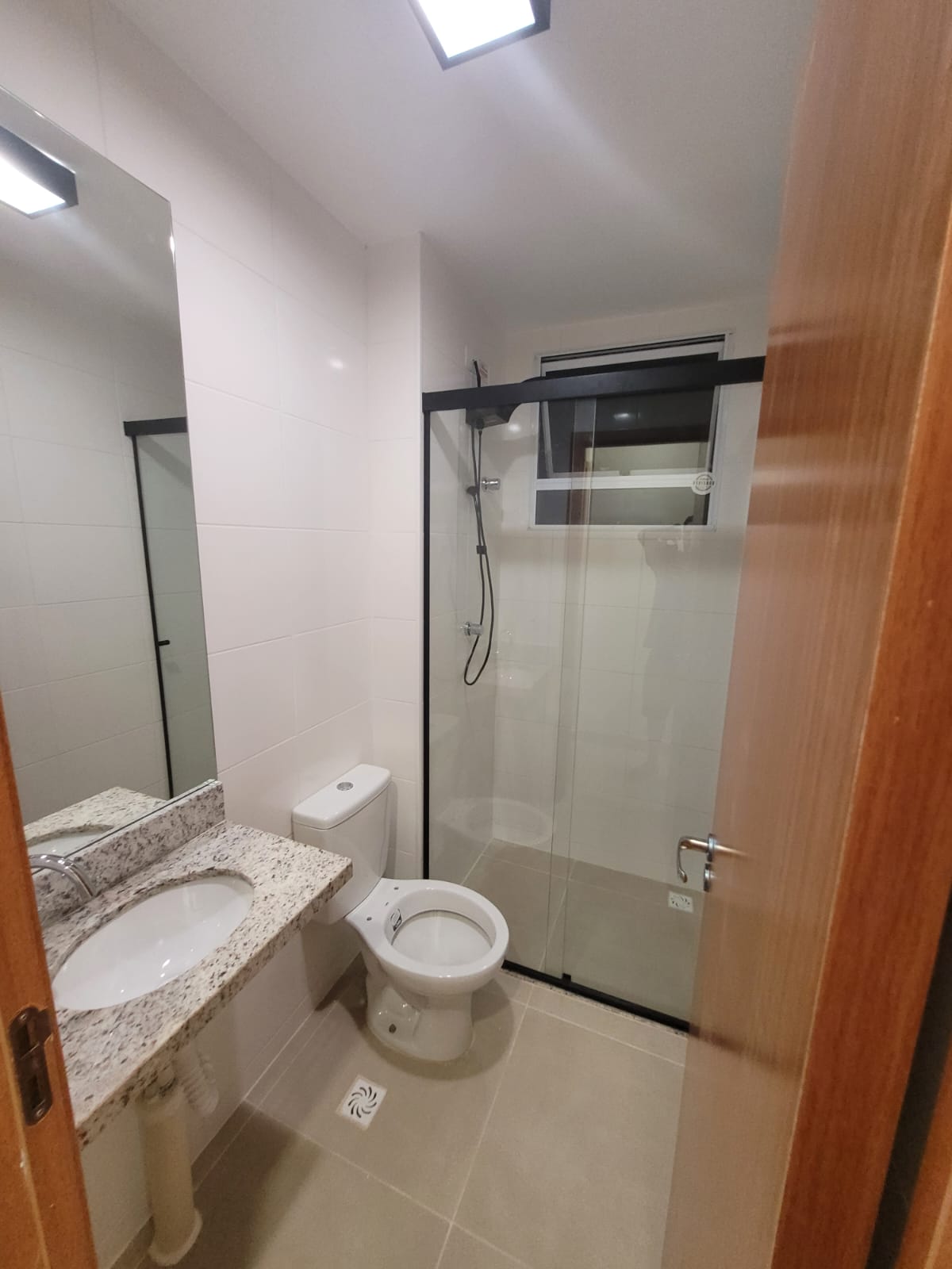 Imagem Apartamento com 2 Quartos para Alugar, 63 m²em Buraquinho - Lauro de Freitas Imagem Apartamento com 2 Quartos para Alugar, 63 m²em Buraquinho - Lauro de Freitas