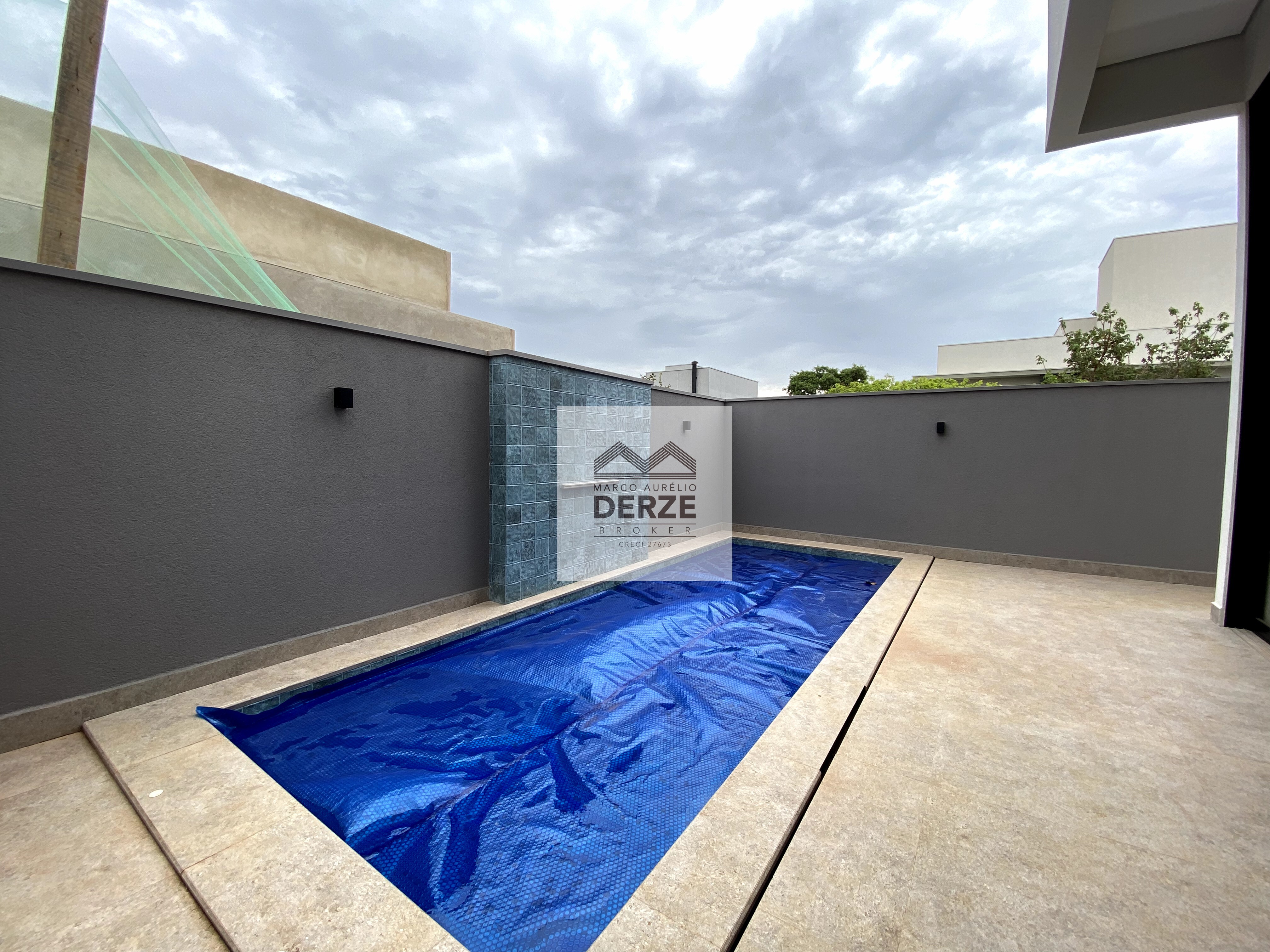 Imagem Casa com 3 Quartos à Venda, 252 m²em Jardim Inconfidência - Uberlândia