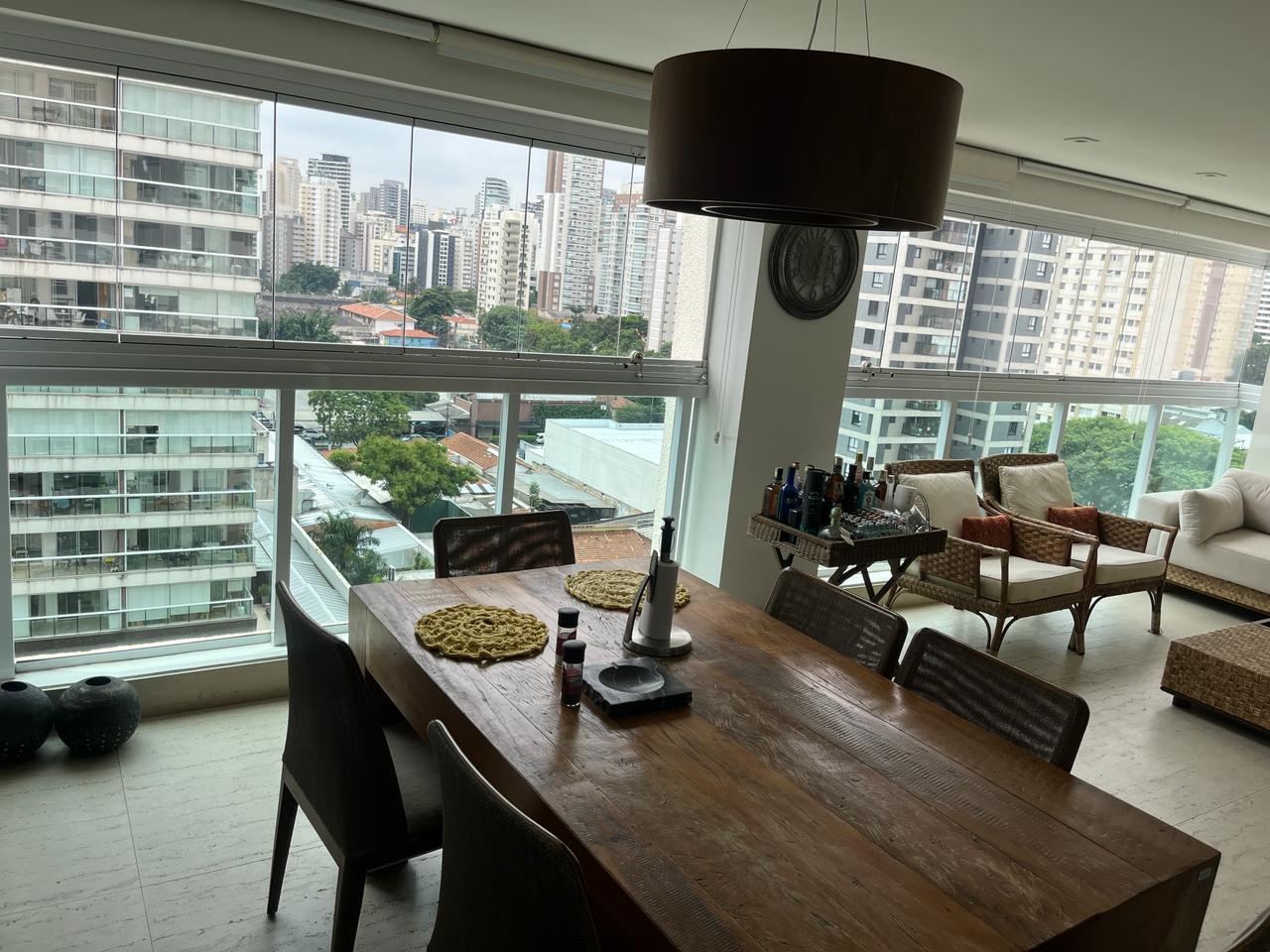 Imagem Apartamento com 3 Quartos para Alugar, 210 m²em Vila Olímpia - São Paulo Imagem Apartamento com 3 Quartos para Alugar, 210 m²em Vila Olímpia - São Paulo
