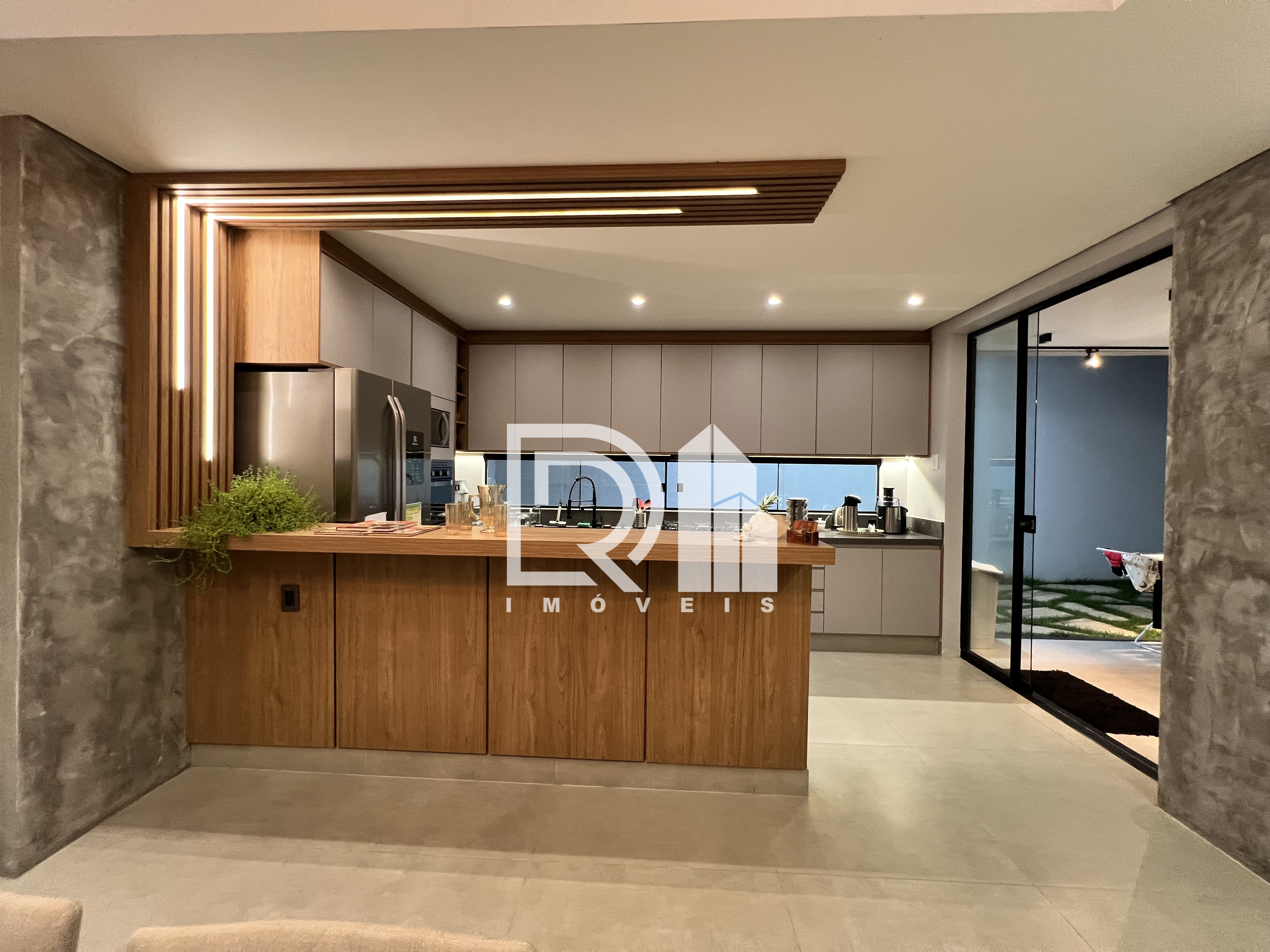 Imagem Casa com 4 Quartos à Venda, 285 m² em Guará II - Brasília Imagem Casa com 4 Quartos à Venda, 285 m² em Guará II - Brasília