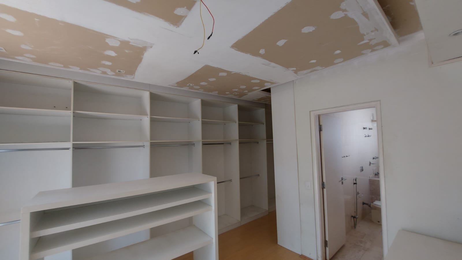 Imagem Casa de Condomínio com 5 Quartos à Venda, 288 m²em Alphaville - Santana de Parnaíba Imagem Casa de Condomínio com 5 Quartos à Venda, 288 m²em Alphaville - Santana de Parnaíba