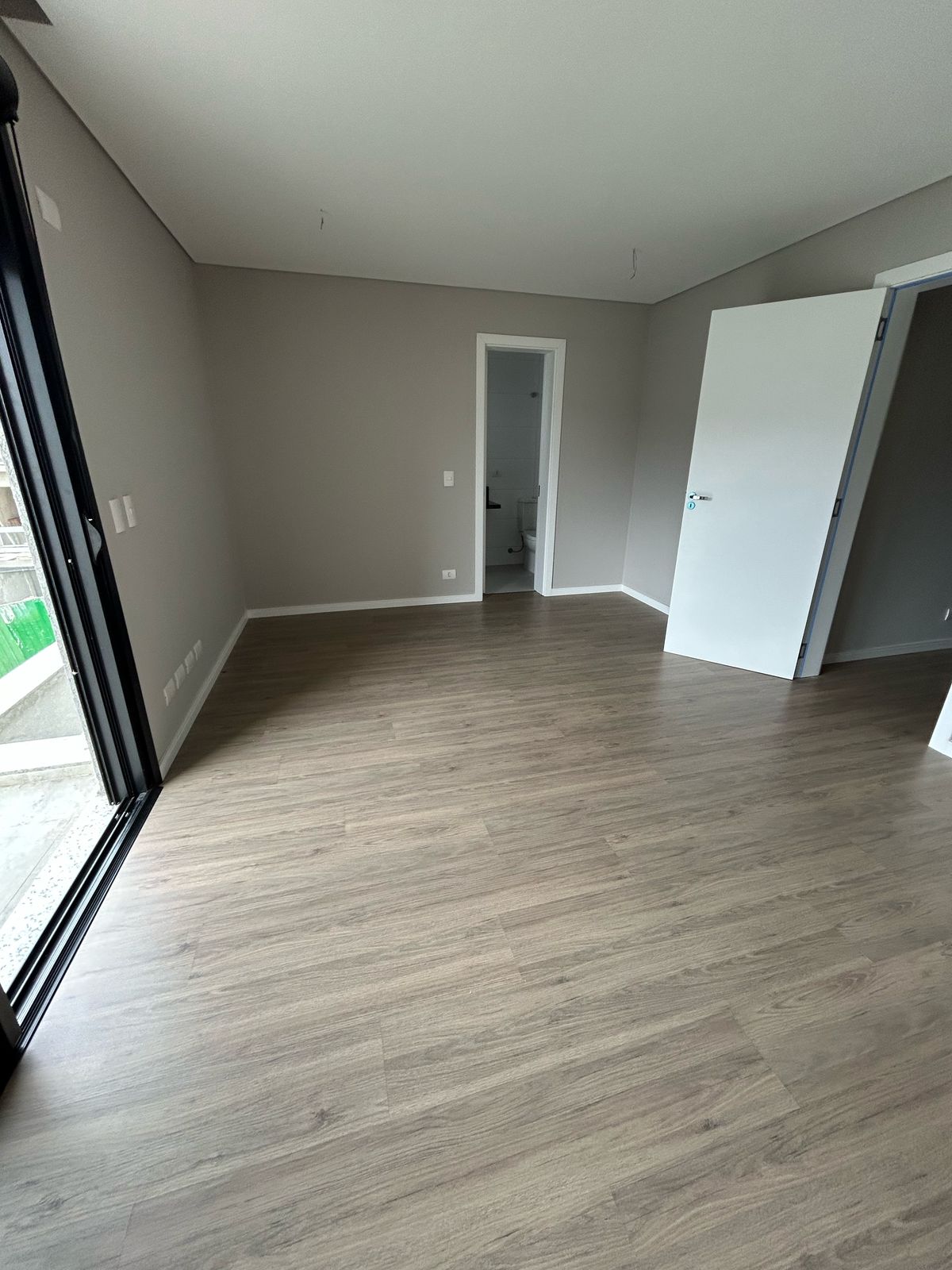 Imagem Casa de Condomínio com 3 Quartos à Venda, 214 m² em Santa Cândida - Curitiba