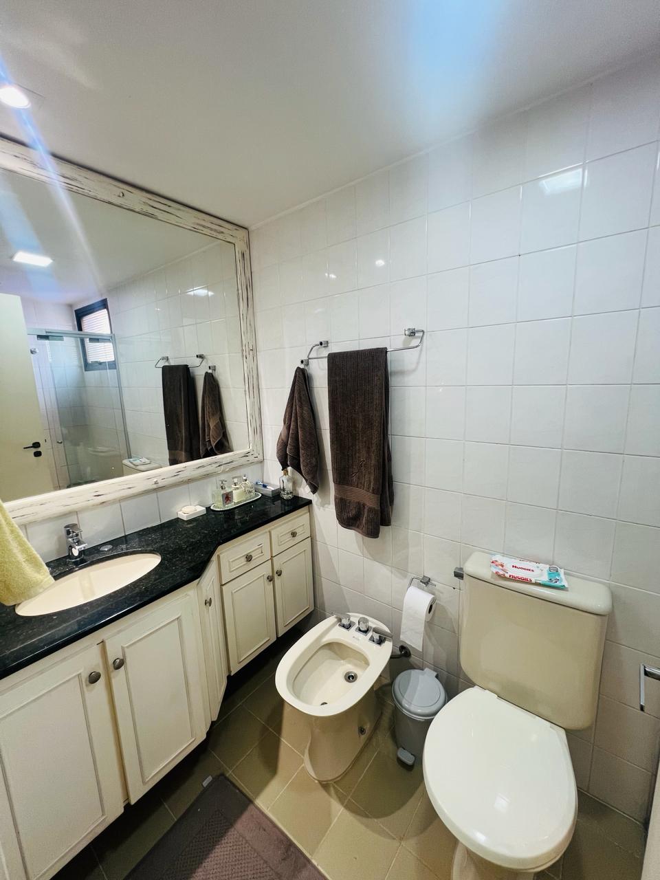 Imagem Apartamento com 4 Quartos à Venda, 167 m²em Cambuí - Campinas