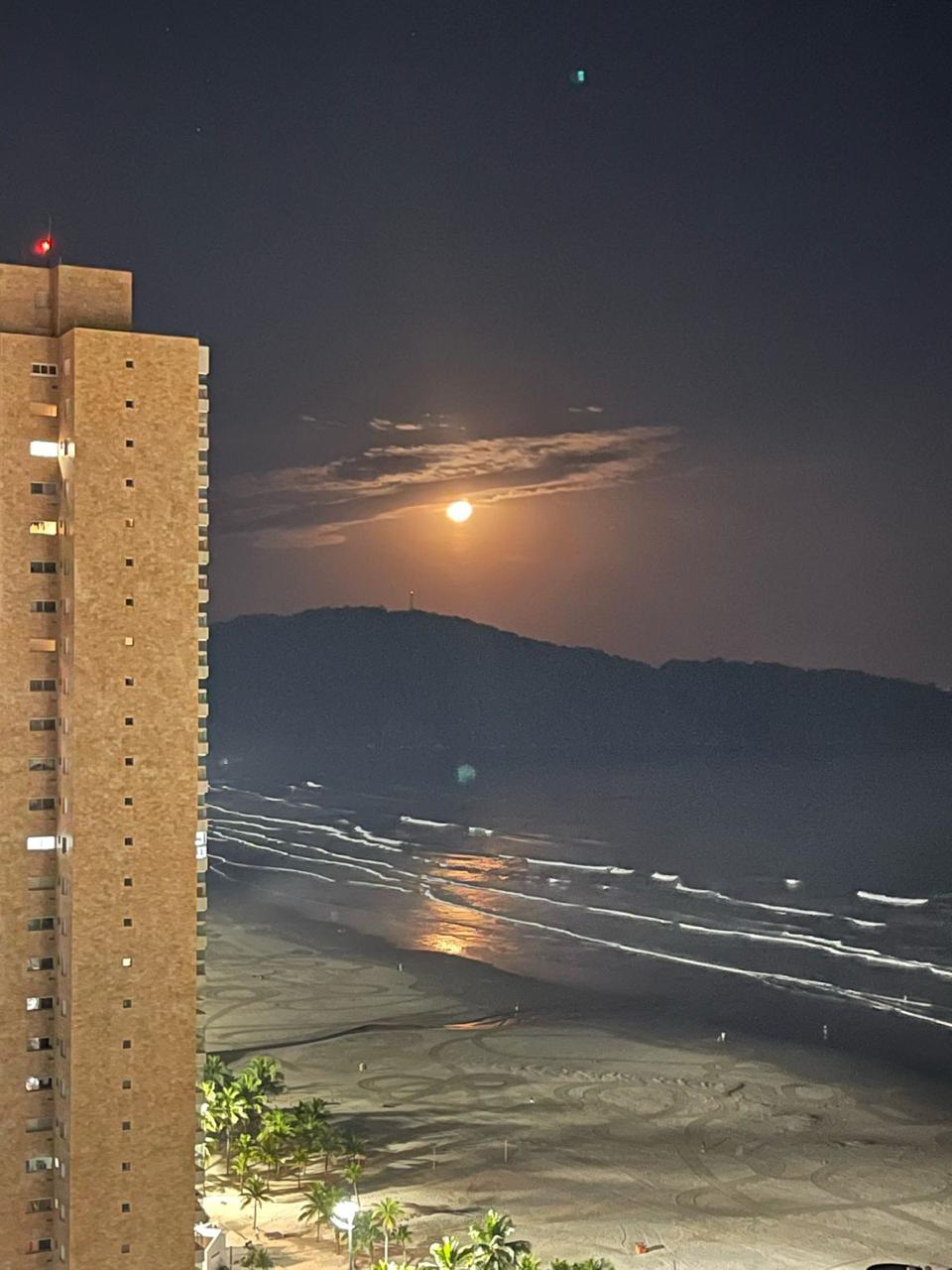 Imagem Apartamento com 4 Quartos à Venda, 232 m² em Guilhermina - Praia Grande