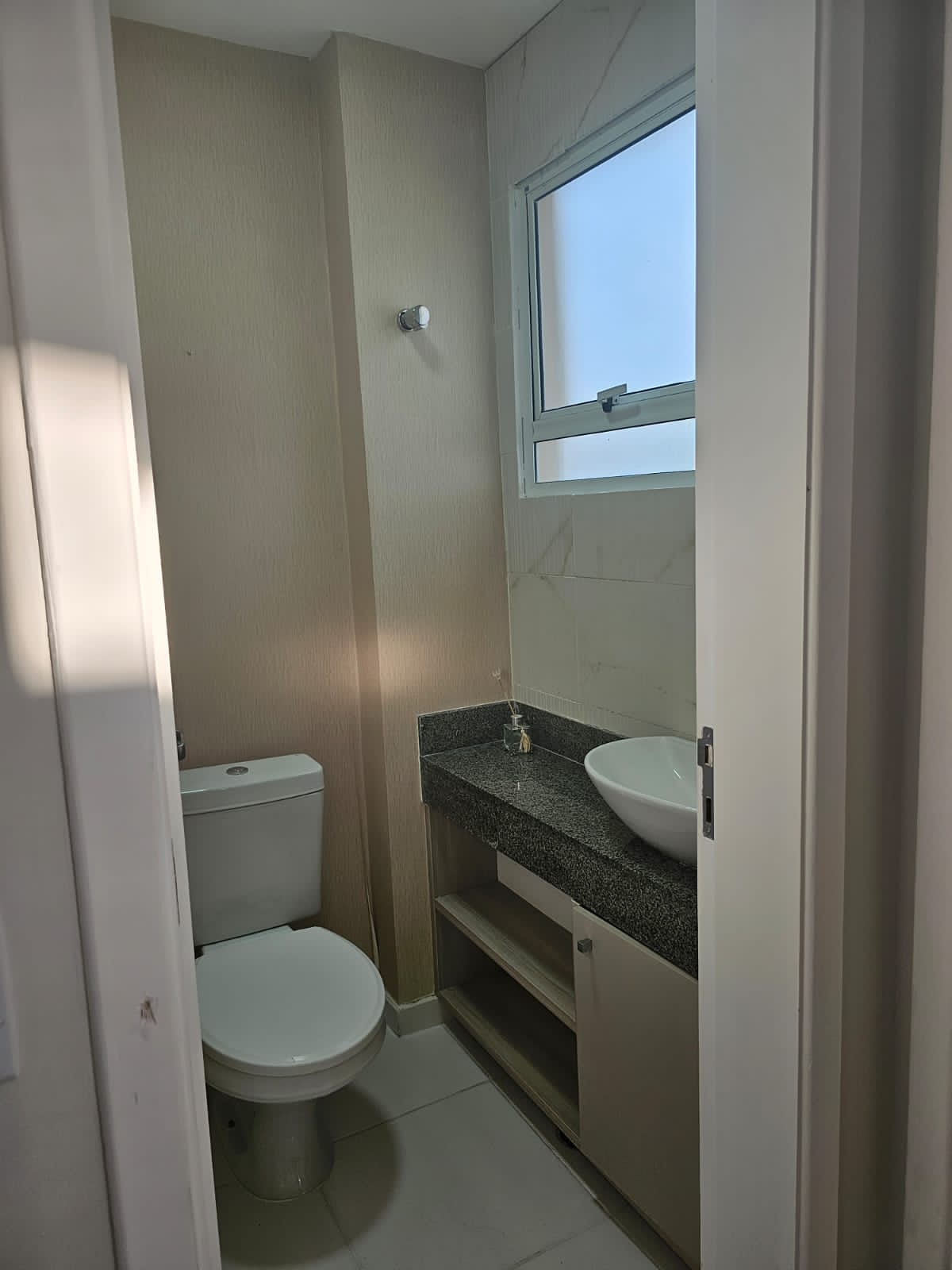 Imagem Sobrado com 3 Quartos para Alugar, 82 m²em Taboão - São Roque