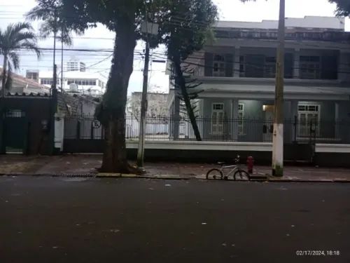 Imagem Casa com 5 Quartos para Alugar, 600 m²em Batista Campos - Belém